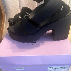 Worn once open toe strap platform heels